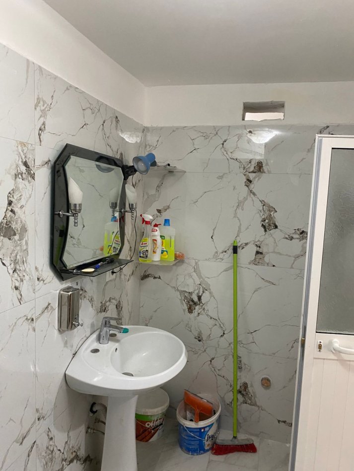 Tirane, jepet me qera apartament 1+1 Kati 3, 60 m² 500 €