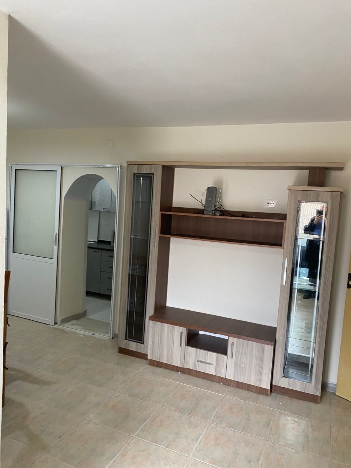 Tirane, jepet me qera apartament 1+1 Kati 3, 60 m² 500 €