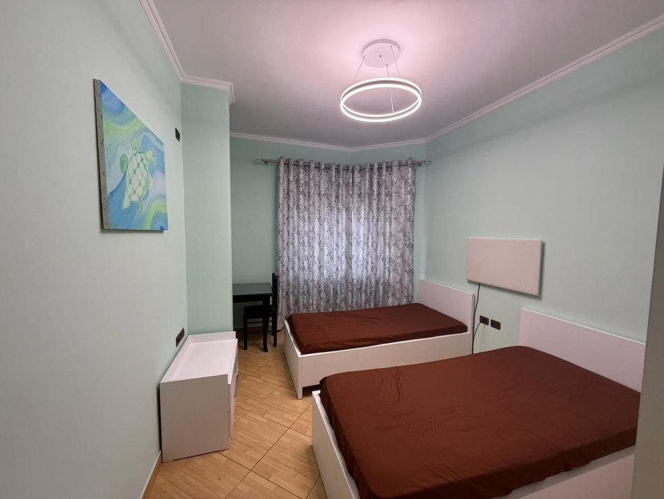 Tirane, jepet me qera 2+1 Kati 3, 90 m² 600 €/ i diskutueshem