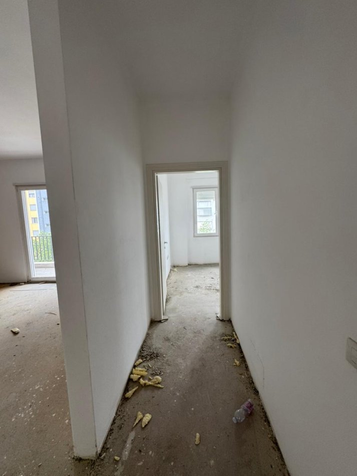 Tirane, shitet apartament 3+1+Ballkon Kati 4, 153 m² (Bulavardi Nene Tereza)