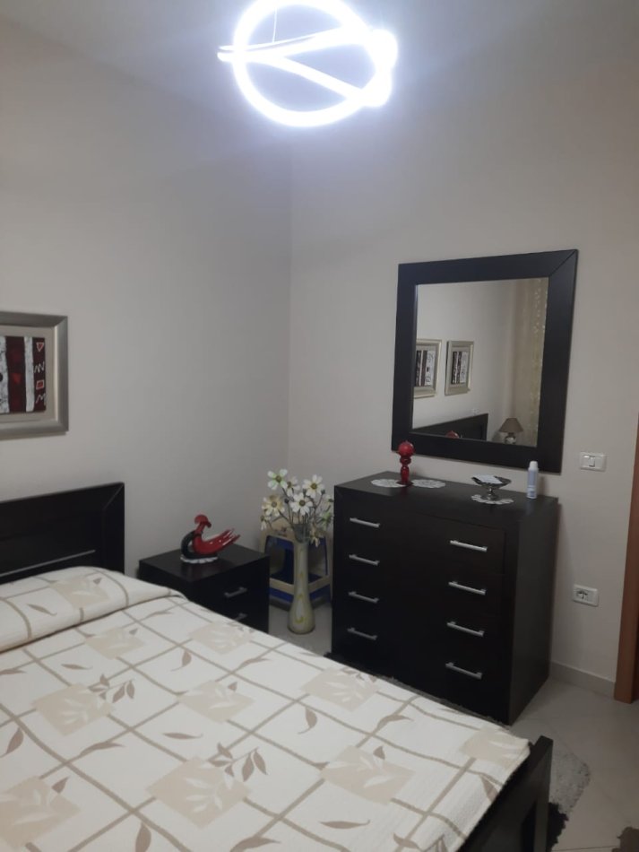Tirane, jepet me qera apartament 2+1 Kati 5, 94 m² 600 € (rruga kavajes)
