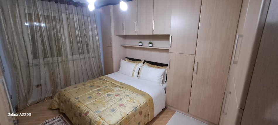 Tirane, jepet me qera apartament 1+1 Kati 4, 55 m² 500 € (Rruga e Elbasanit)