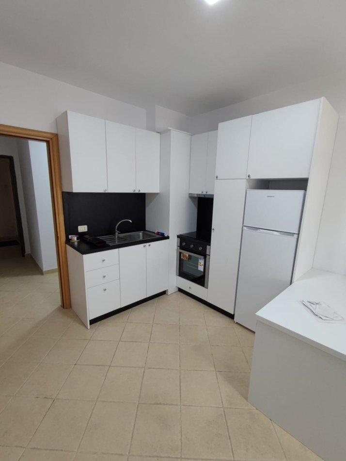 Tirane, jepet me qera apartament 1+1 Kati 6, 65 m² 400 € (Astir)