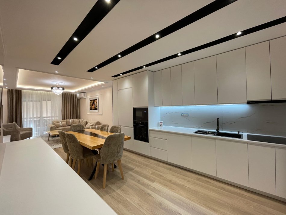 Tirane, jepet me qera apartament 2+1+Ballkon Kati 2, 100 m² 1.200 € (liqeni i thate)