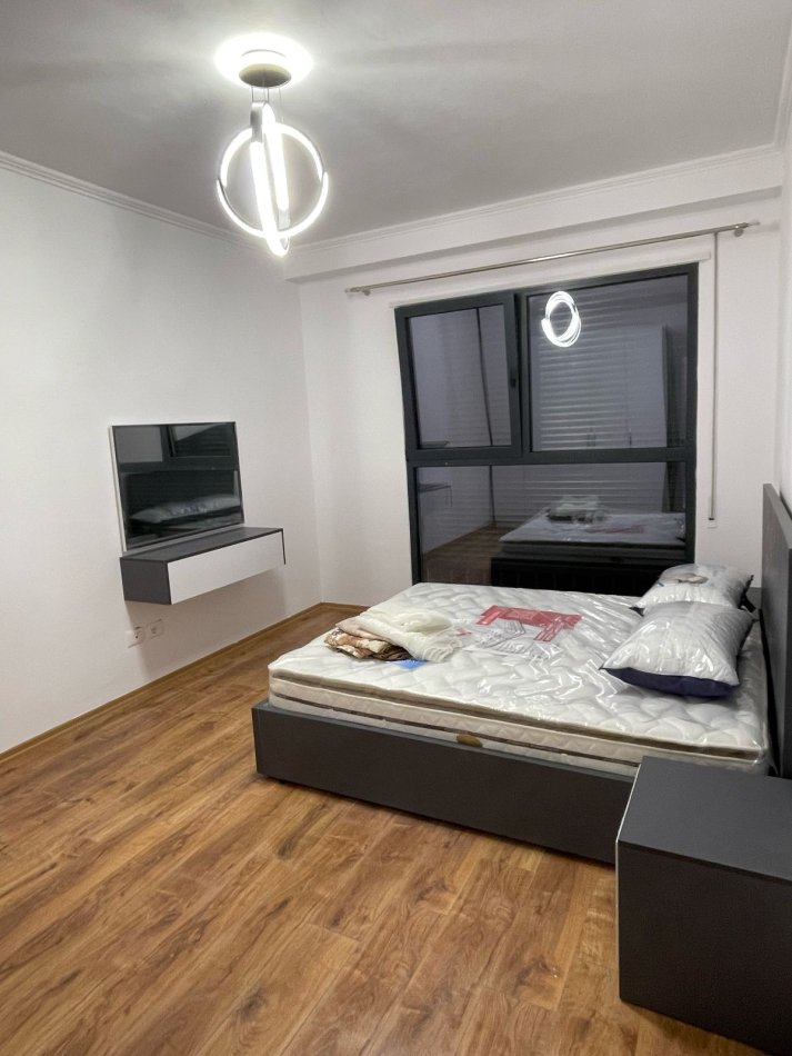 Tirane, jepet me qera apartament 1+1+Ballkon Kati 3, 70 m² 500 € (bulevardi)