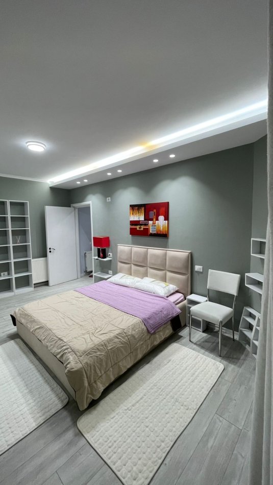 Tirane, jepet me qera apartament 1+1+Ballkon Kati 2, 60 m² 650 € (Komuna e Parisit)