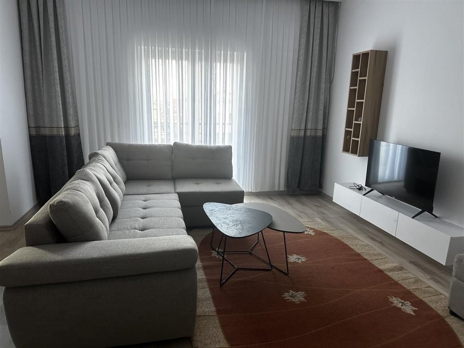 Tirane, jepet me qera apartament 3+1+Aneks+Ballkon Kati 2, 120 m² 700 € (Prane American 3)