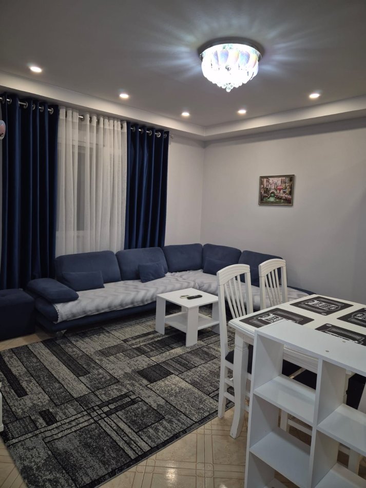 Tirane, jepet me qera apartament 1+1+Ballkon Kati 5, 60 m² 450 € (5 maji)