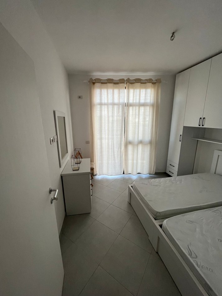 Tirane, jepet me qera apartament 1+1 , 44 m² 420 € (spitalet)