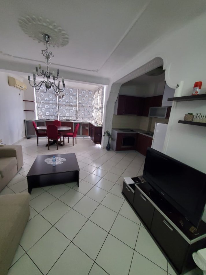 Tirane, jepet me qera apartament 2+1 Kati 8, 100 m² 500 € (Bar Artist &quot;Astir &quot;)