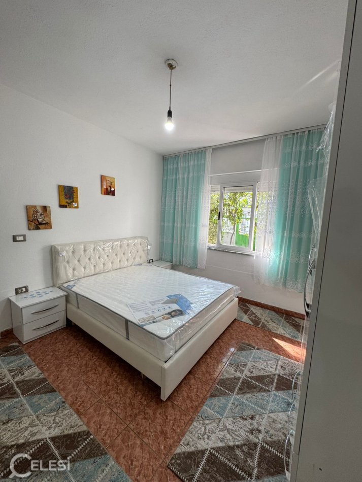 Tirane, jepet me qera 1+1 , 70 m² 350 € (bulevardi i ri)