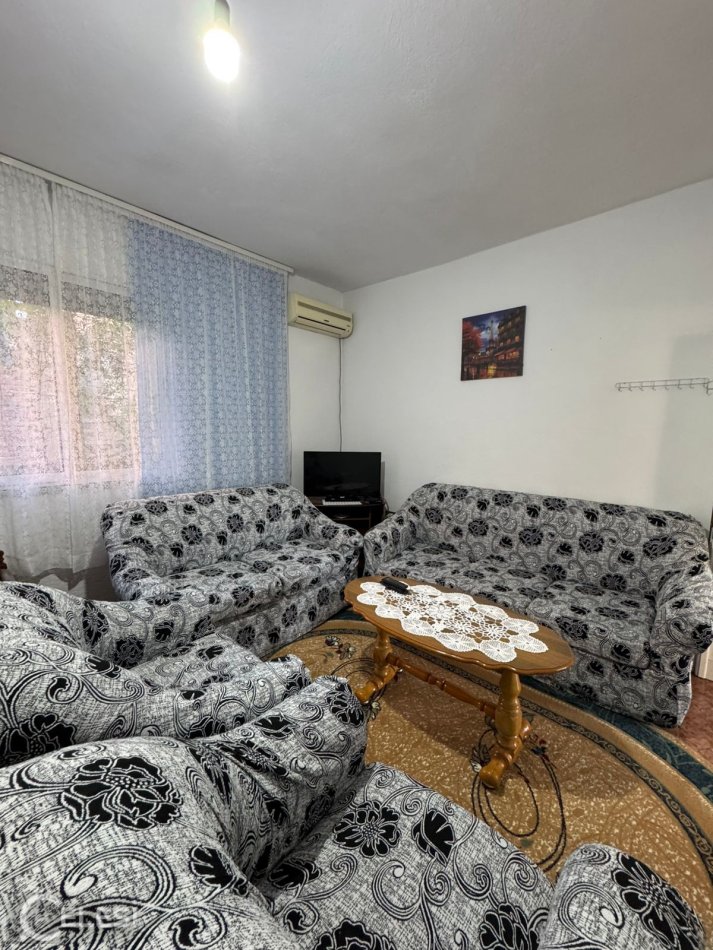 Tirane, jepet me qera 1+1 , 70 m² 350 € (bulevardi i ri)