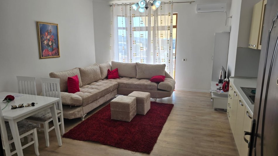 Tirane, jepet me qera apartament 2+1+Ballkon Kati 5, 100 m² 420 € (yzberisht)