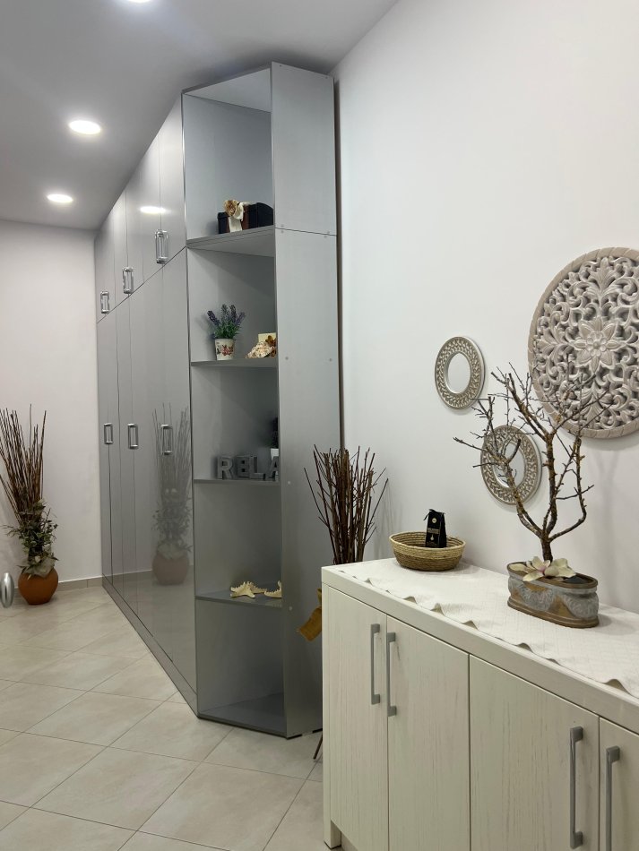 Tirane, jepet me qera apartament 1+1+Ballkon Kati 2, 75 m² 600 € (kopshti botanik)