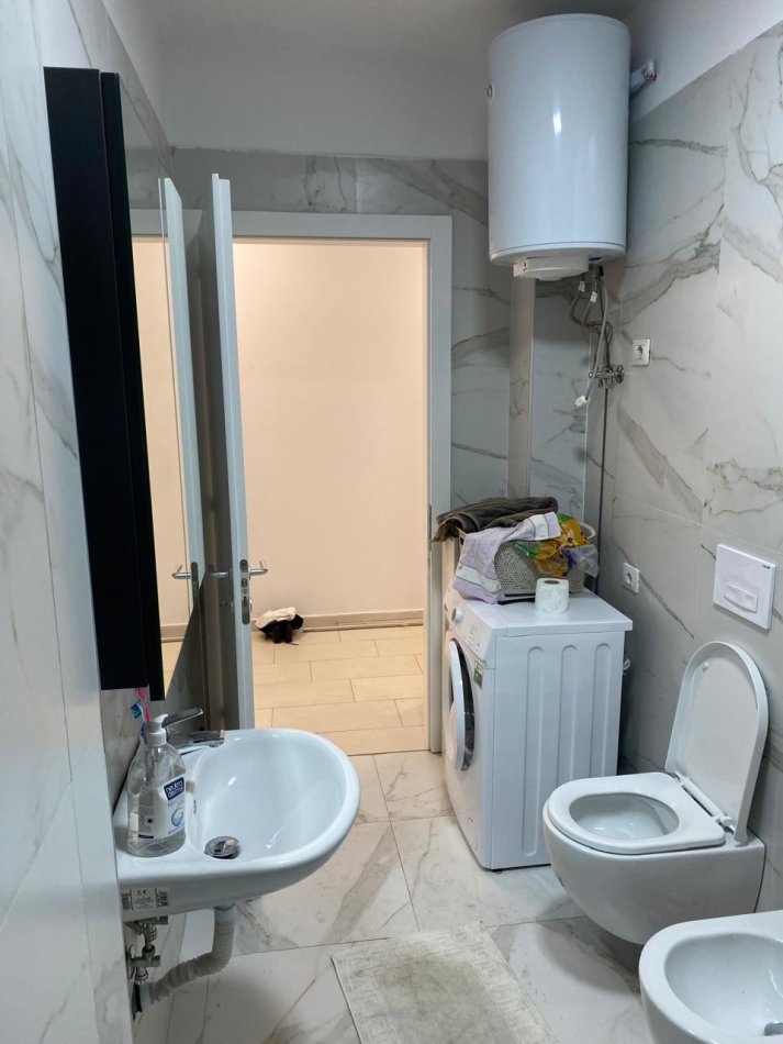 Tirane, jepet me qera apartament 2+1+Ballkon Kati 7, 91 m² 590 € (5 Maj)