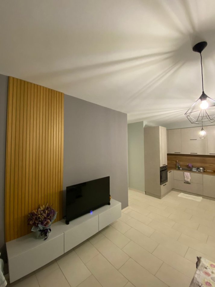 Tirane, jepet me qera apartament 2+1+Ballkon Kati 7, 91 m² 590 € (5 Maj)