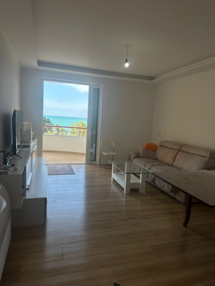 Durres, jepet me qera apartament 2+1+Ballkon Kati 3, 100 m² 600 € (Vollga)