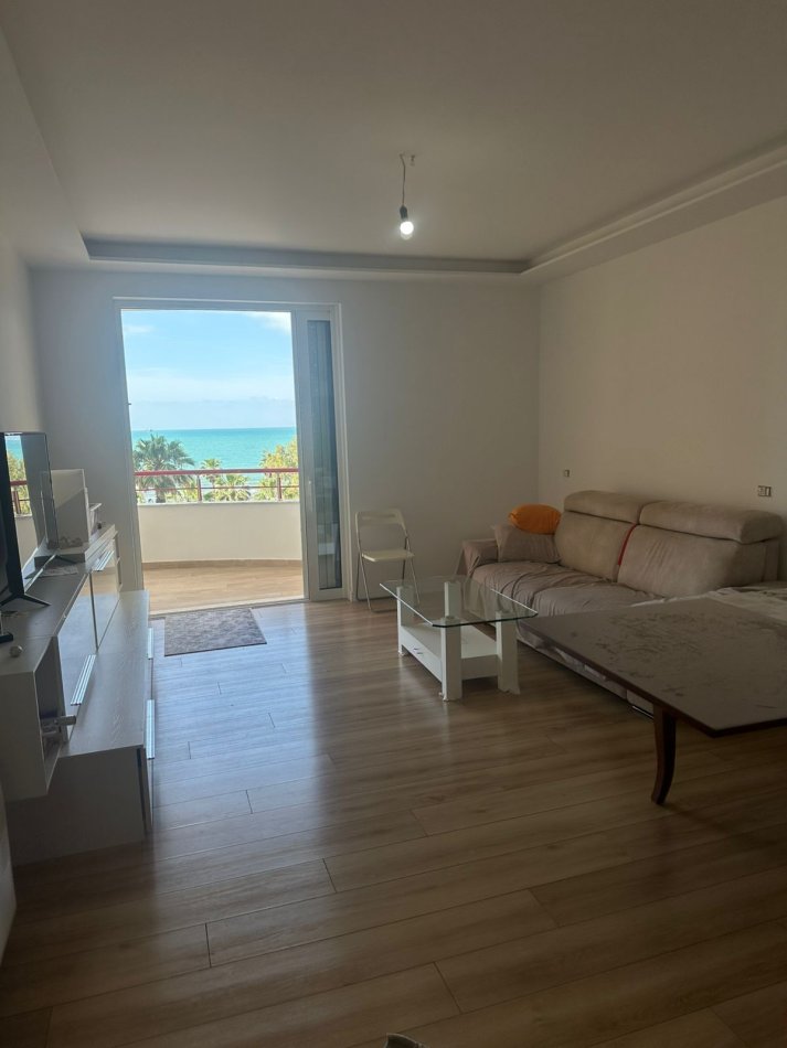 Durres, jepet me qera apartament 2+1+Ballkon Kati 3, 100 m² 600 € (Vollga)