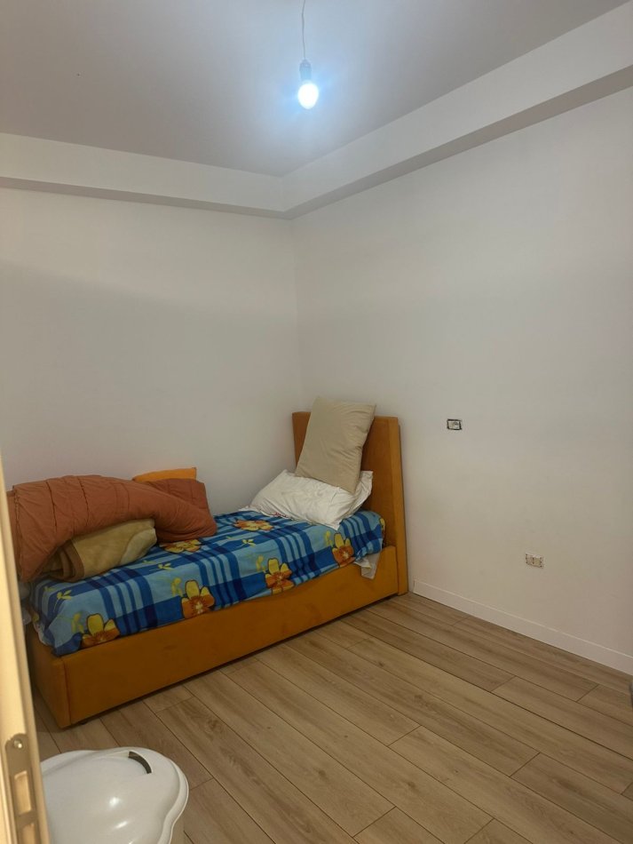 Durres, jepet me qera apartament 2+1+Ballkon Kati 3, 100 m² 600 € (Vollga)