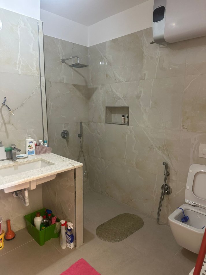 Durres, jepet me qera apartament 2+1+Ballkon Kati 3, 100 m² 600 € (Vollga)