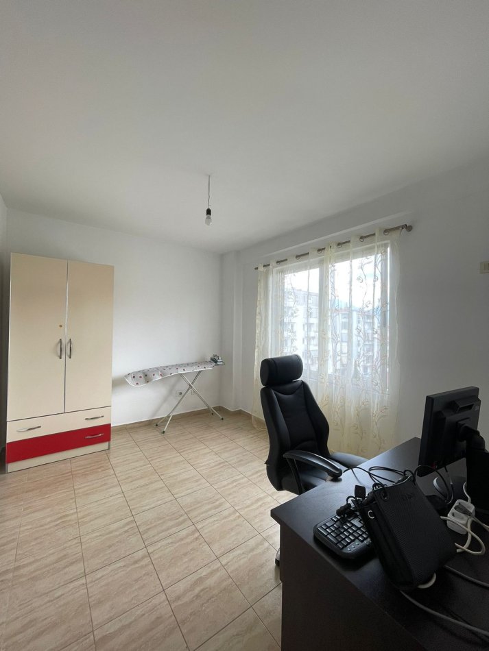 Tirane, jap me qera apartament 2+1+Ballkon Kati 3, 80 m² 600 € (rrapo hekali)