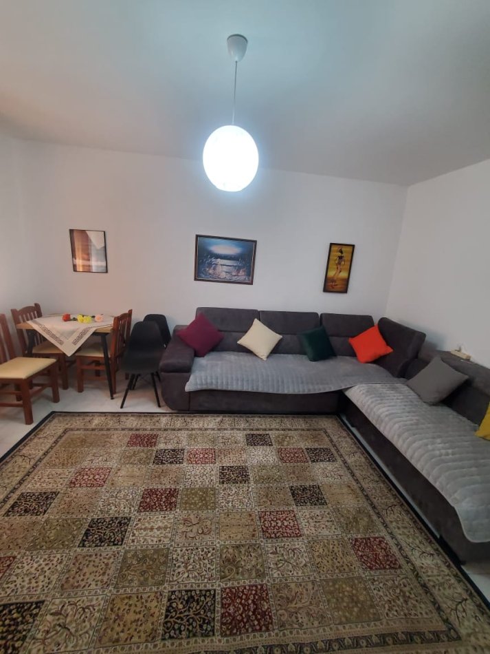 Tirane, jepet me qera apartament 2+1 Kati 5, 80 m² 450 € (21 dhjetori)
