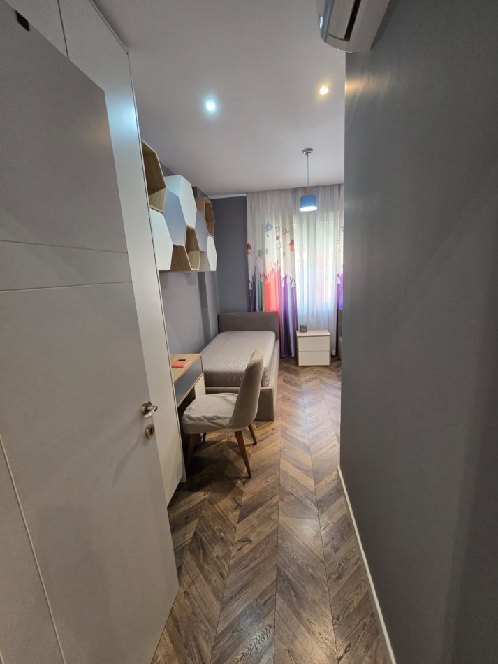 Tirane, shes Kati 4, 90 m² 180.000 € (rruga kavajes)