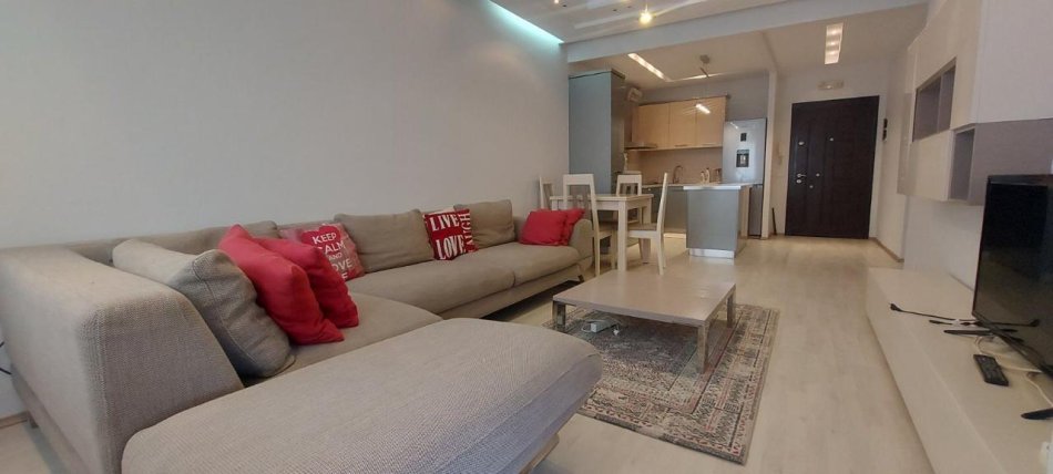 Tirane, jepet me qera apartament 2+1+Ballkon Kati 7, 82 m² 500 € (astir)