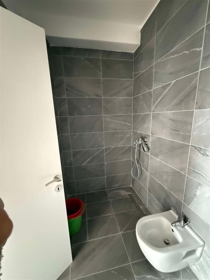 Tirane, jepet me qera apartament 1+1 Kati 3, 70 m² 500 € (Bulevardi i Ri)