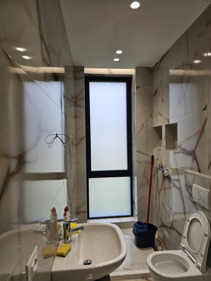 Tirane, jepet me qera apartament 2+1+Ballkon Kati 7, 80 m² 600 € (Bulevardi i Ri)