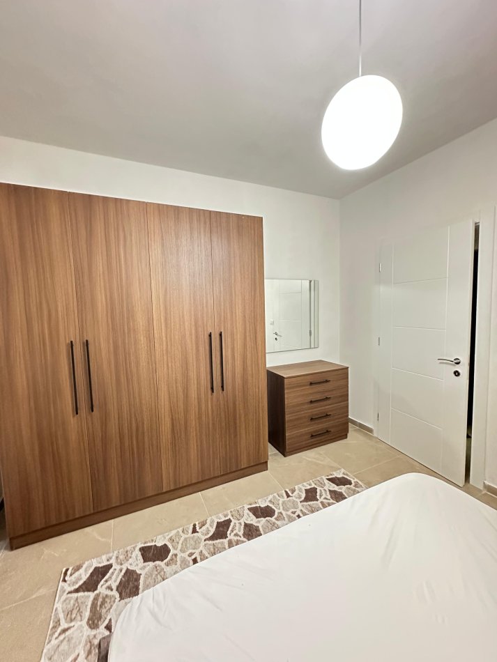 Tirane, jepet me qera apartament 1+1+Ballkon Kati 9, 65 m² 400 € (Astir)
