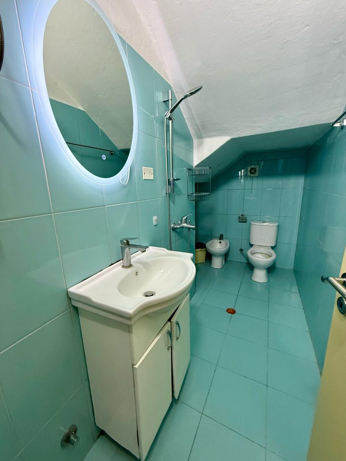 Tirane, jap me qera apartament 1+1 Kati 1, 64 m² 400 € (FRESK)