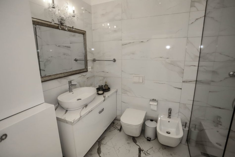 Tirane, jepet me qera apartament 1+1+Aneks+Ballkon Kati 6, 76 m² 800 € (Square 21)