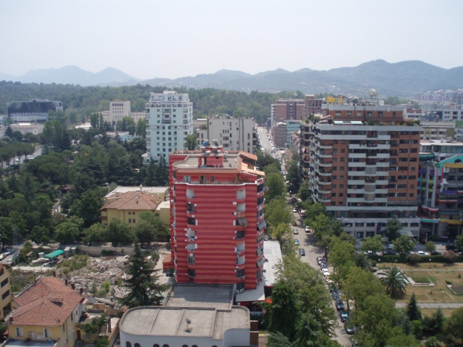 Tirane, shitet apartament 2+1 Kati 3, 70 m² 350.000 € (Bllok)