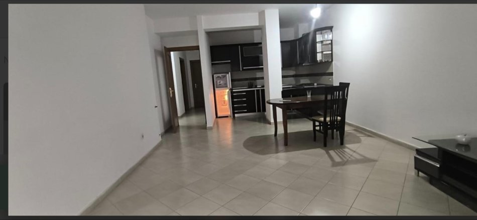 Tirane, jepet me qera apartament 2+1+Ballkon Kati 1, 128 m² 800 € (Komuna e Parisit)