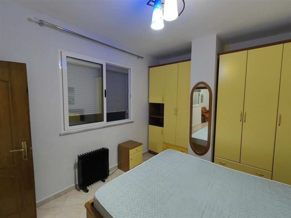 Tirane, jepet me qera shtepi 2+1 Kati 3, 600 € (Don Bosko)