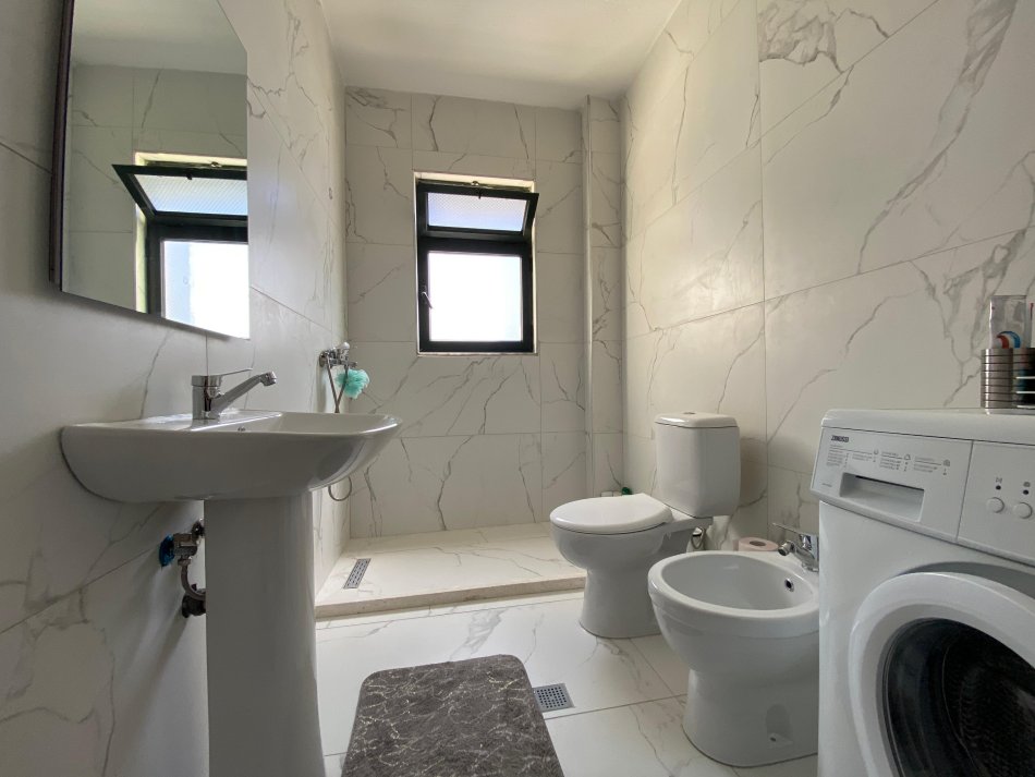 Shqiperi, shitet apartament 1+1 Kati 4, 88.000 € 