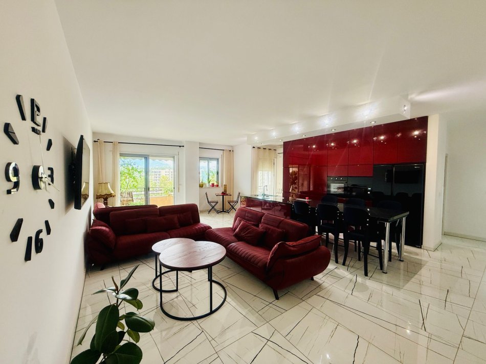 Tirane, jepet me qera apartament 2+1 Kati 4, 130 m² 1.000 € (Liqeni i Thate)