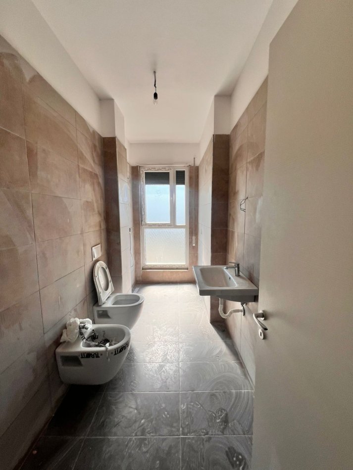Tirane, jepet me qera apartament 1+1 Kati 8, 70 m² 450 € (Don Bosko)