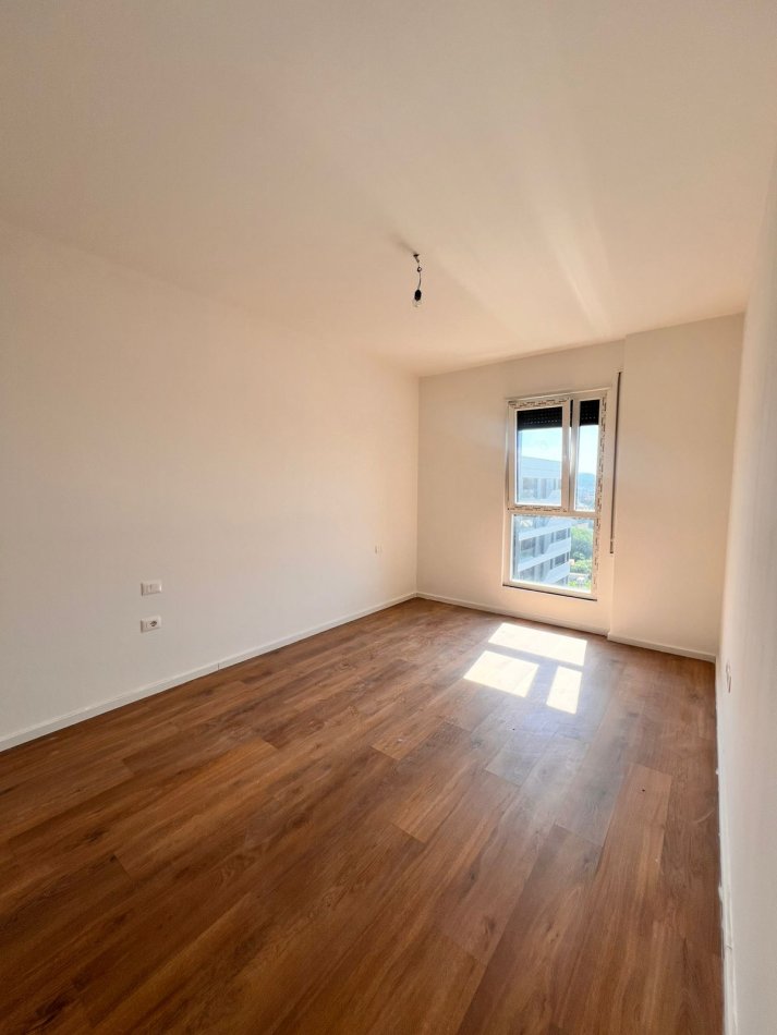 Tirane, jepet me qera apartament 1+1 Kati 8, 70 m² 450 € (Don Bosko)