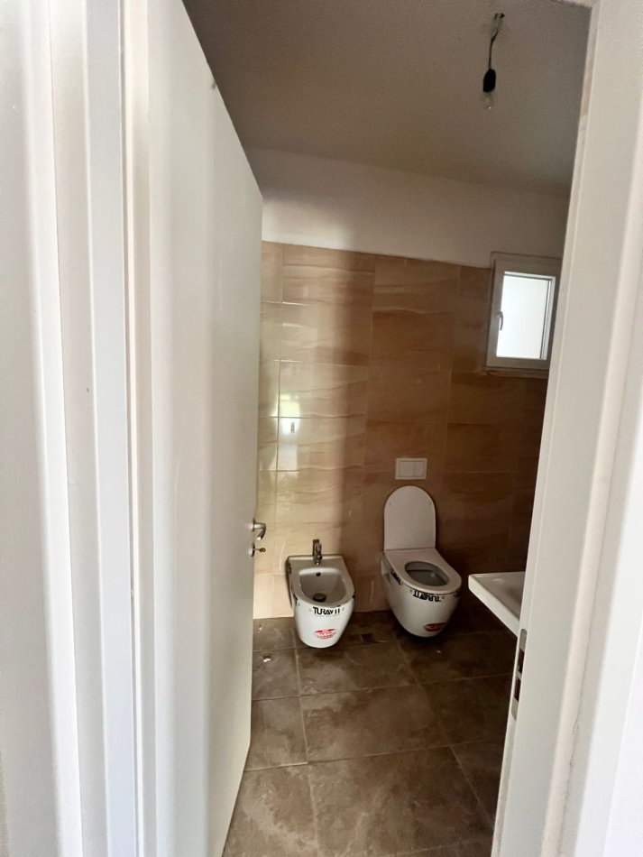 Tirane, jepet me qera apartament 2+1 Kati 3, 100 m² 600 € (Don Bosko)