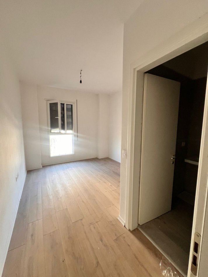 Tirane, jepet me qera apartament 2+1 Kati 3, 100 m² 600 € (Don Bosko)