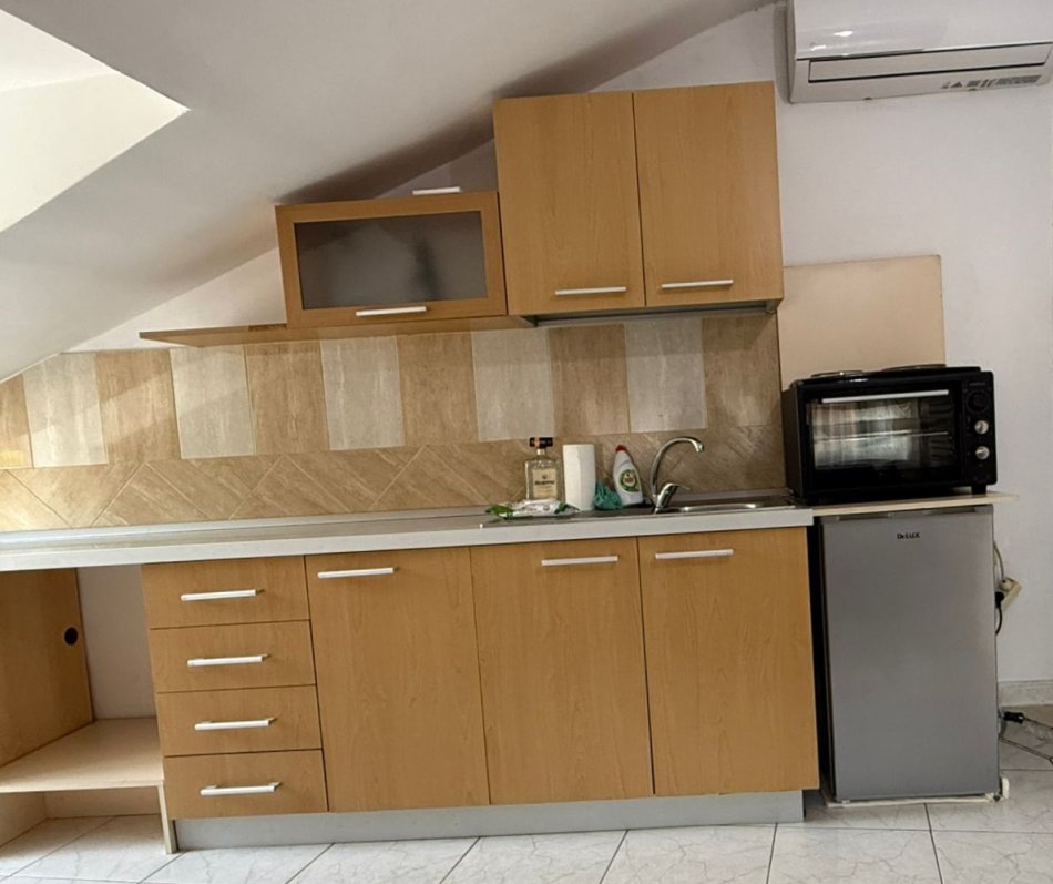 Tirane, jepet me qera vetem 1 dhome 1+1 Kati 3, 40 m² 390 € (dervish Hima)