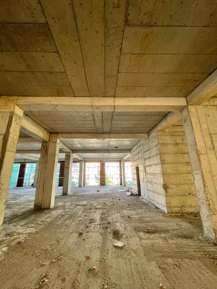 Durres, jepet me qera ambjent biznesi Kati 1, 452 m² 1.700 € 