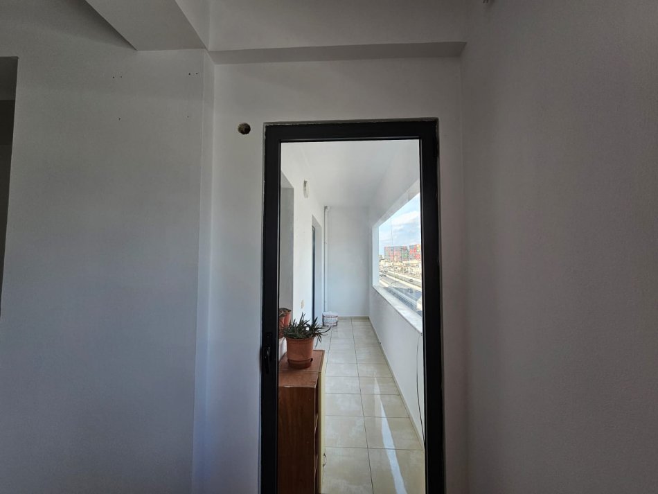 Tirane, jap me qera apartament 2+1+Ballkon Kati 2, 115 m² 400 € (astir)
