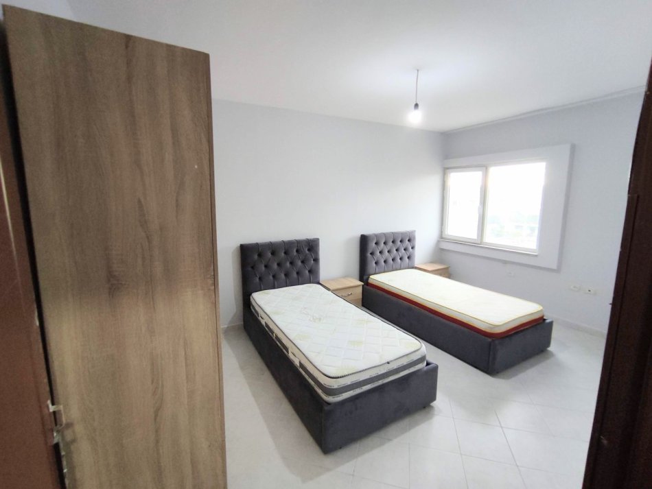 Tirane, jepet me qera apartament 2+1 Kati 2, 120 m² 500 € (Dritan Hoxha)