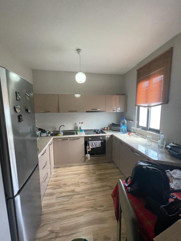 Tirane, jepet me qera apartament 2+1+Ballkon Kati 3, 120 m² 400 € (gaqo tashko)