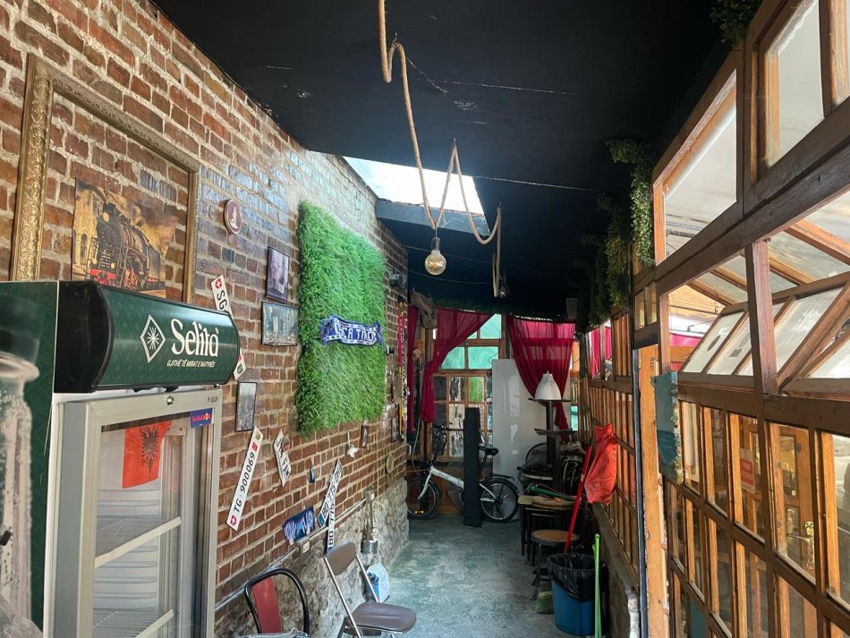 Tirane, jepet me qera ambjent biznesi Kati 0, 40 m² 350 € (Stacioni i trenit)