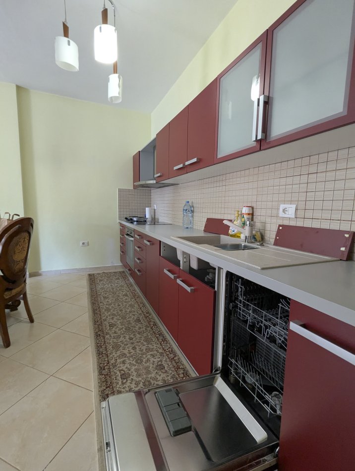 Tirane, jepet me qera apartament 2+1 Kati 2, 124 m² 630 € (Vizion Plus)