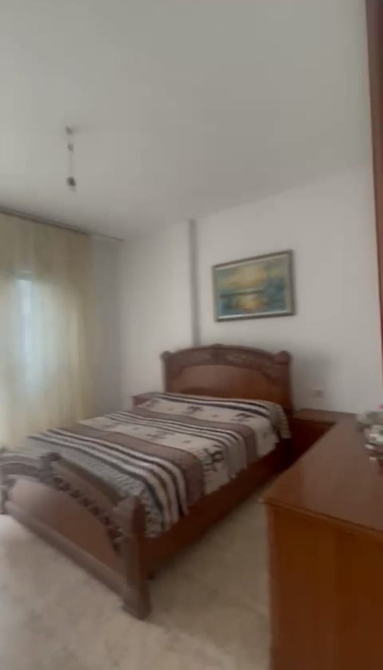 Tirane, jepet me qera apartament 1+1+Ballkon Kati 3, 75 m² 500 € (Parku)